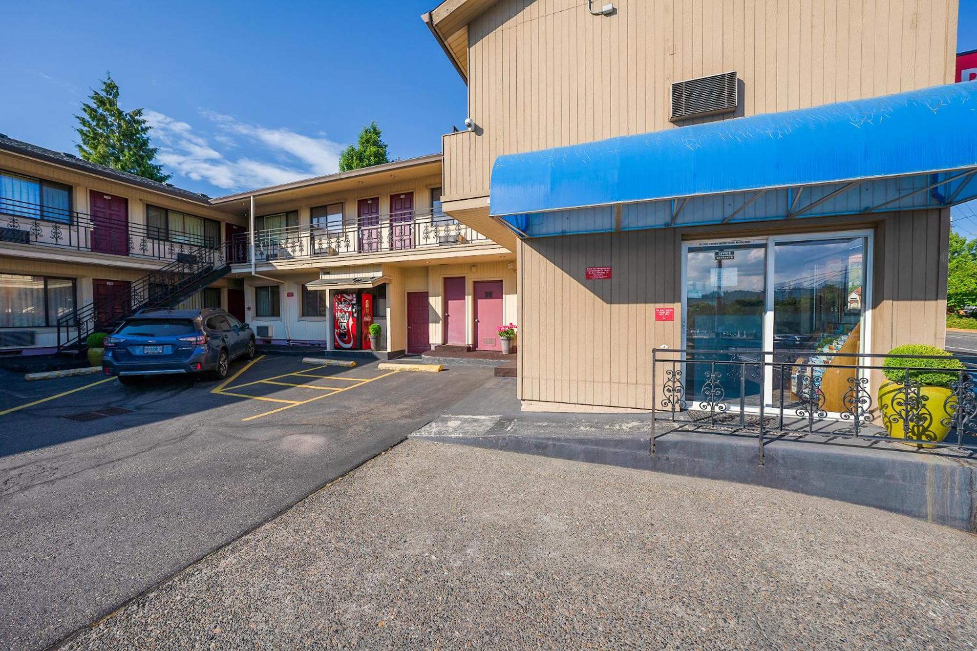 Broadway Inn Portland Downtown Екстер'єр фото