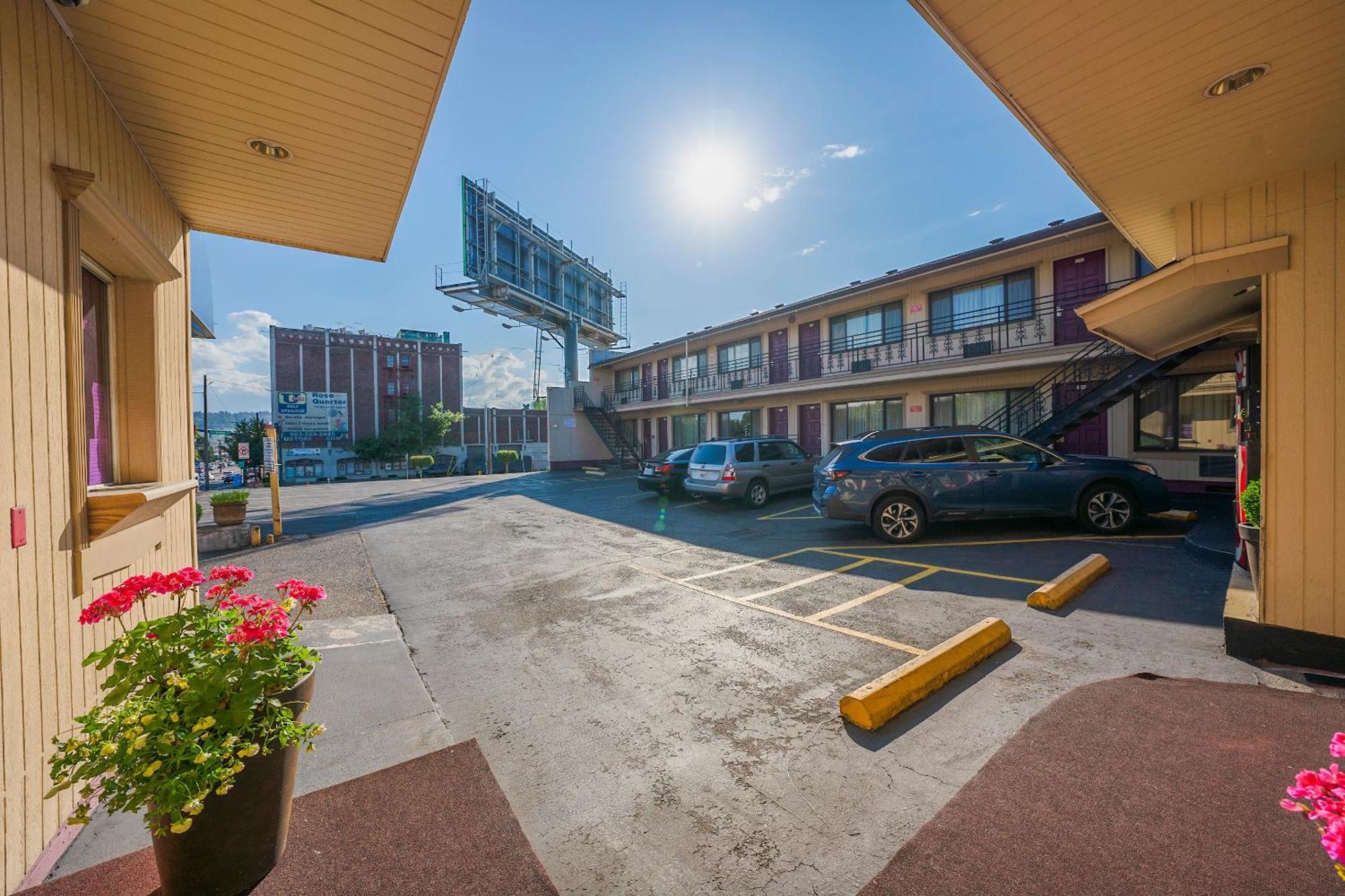 Broadway Inn Portland Downtown Екстер'єр фото